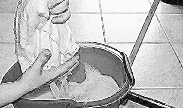 Fußboden feuteln von Putzfrau Haushaltshilfe Hamburg Rahlstedt