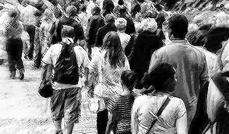 Grafik zeigt viele Menschen in der Stadt, von denen viele keine Zeit haben und eine Haushaltshilfe suchen Hauswirtschaft